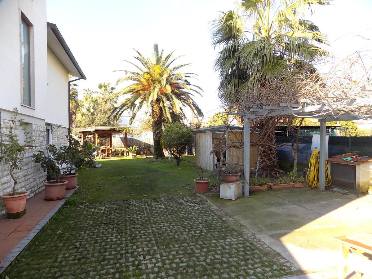 Casa Nuccia Gentili David Aparthotel Marina di Massa Buitenkant foto